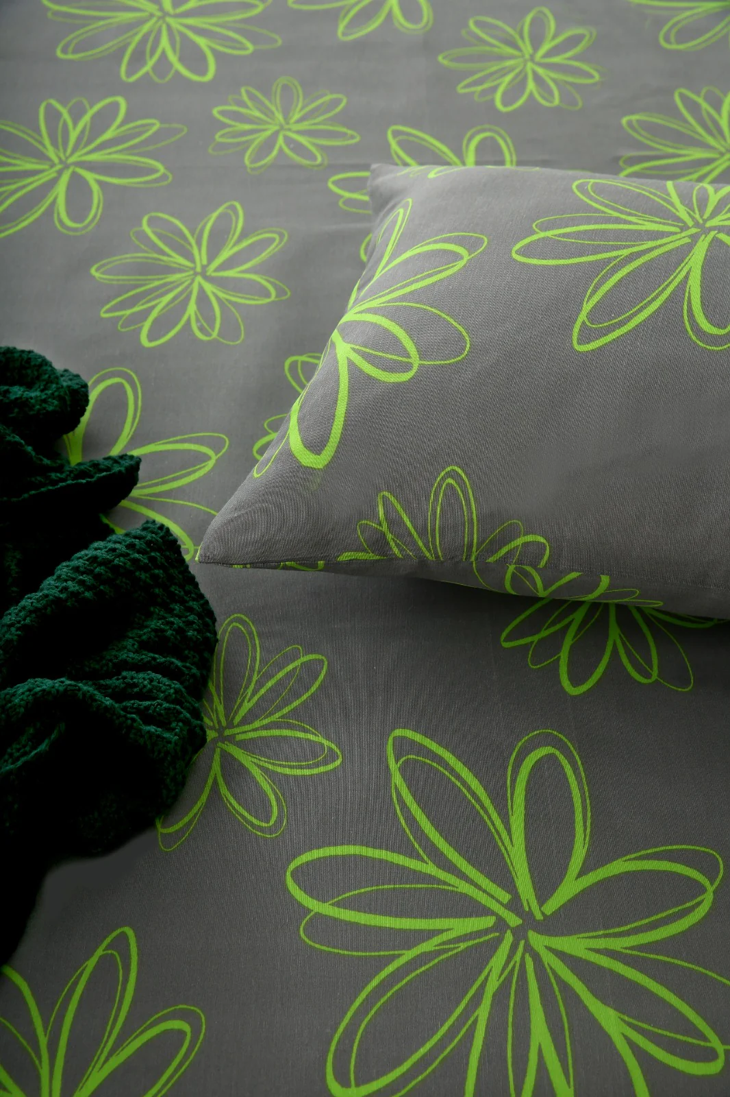 2Pcs Single Bed Sheet-Carnation - Image 2