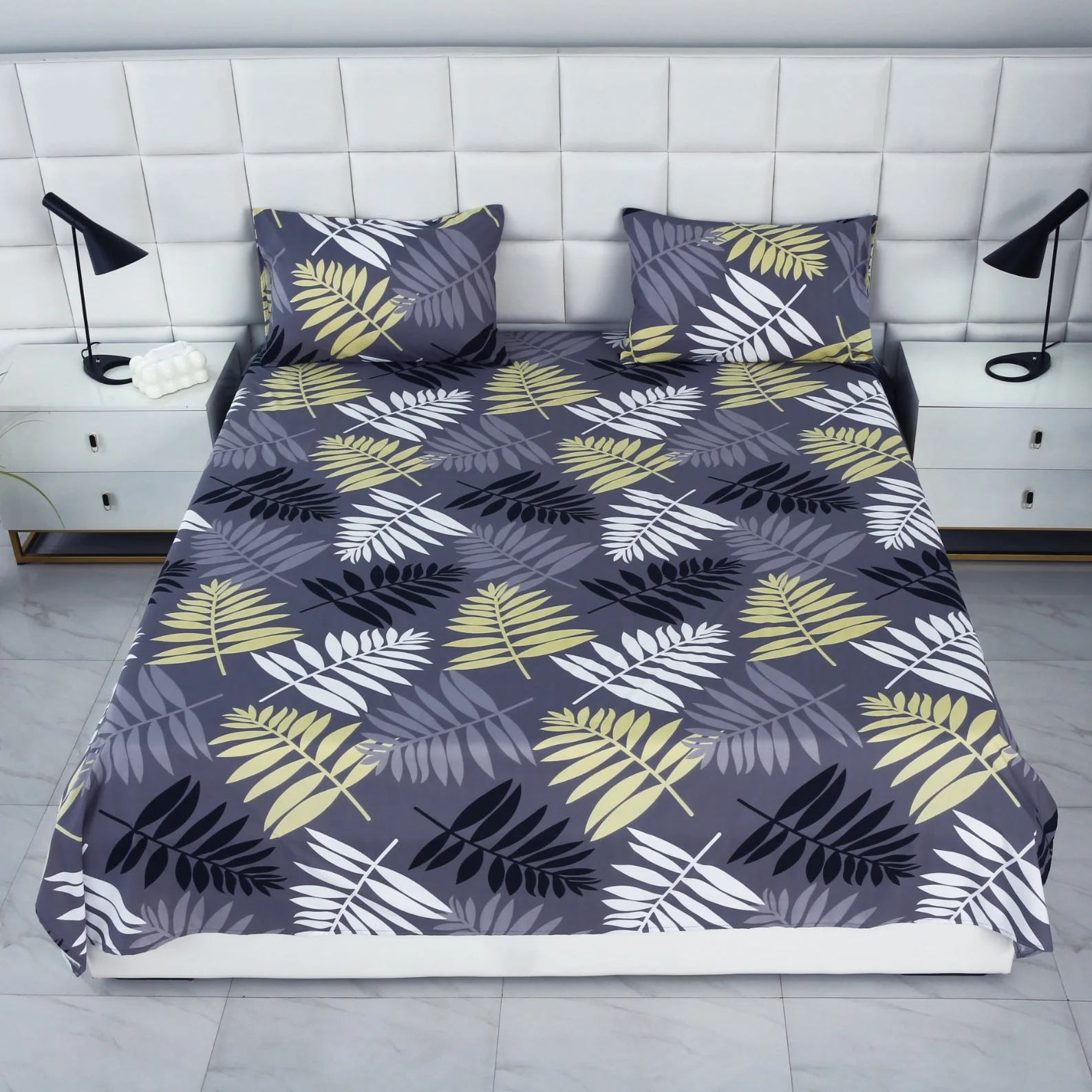 3 PCs Double Bed Sheet-Black Feathers