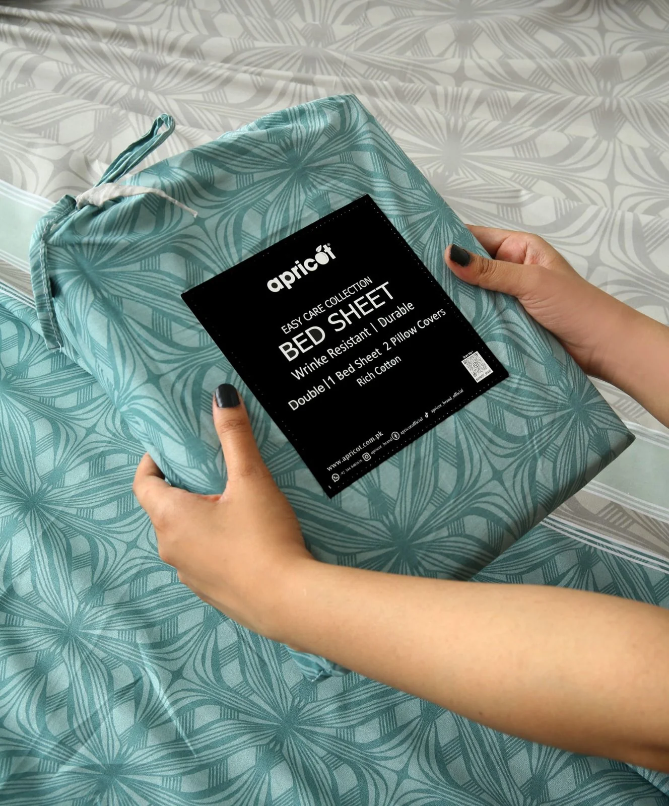 3 PCs Double Bed Sheet With Same Packing-Symmetric Floral - Image 10