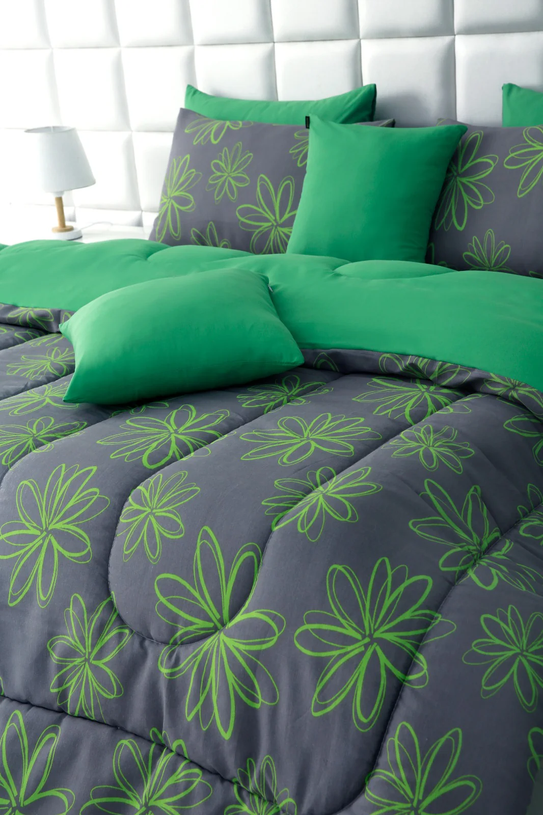 8 PCs Winter Razai Set-Carnation - Image 4