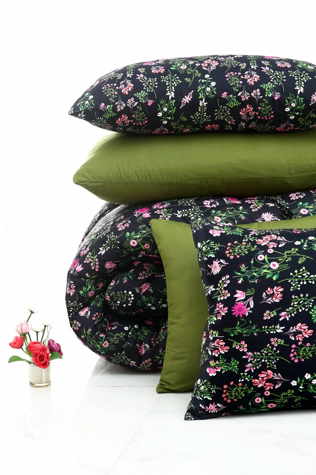 8 PCs Winter Razai Set-Crocus(With Olive Reverse) - Image 5