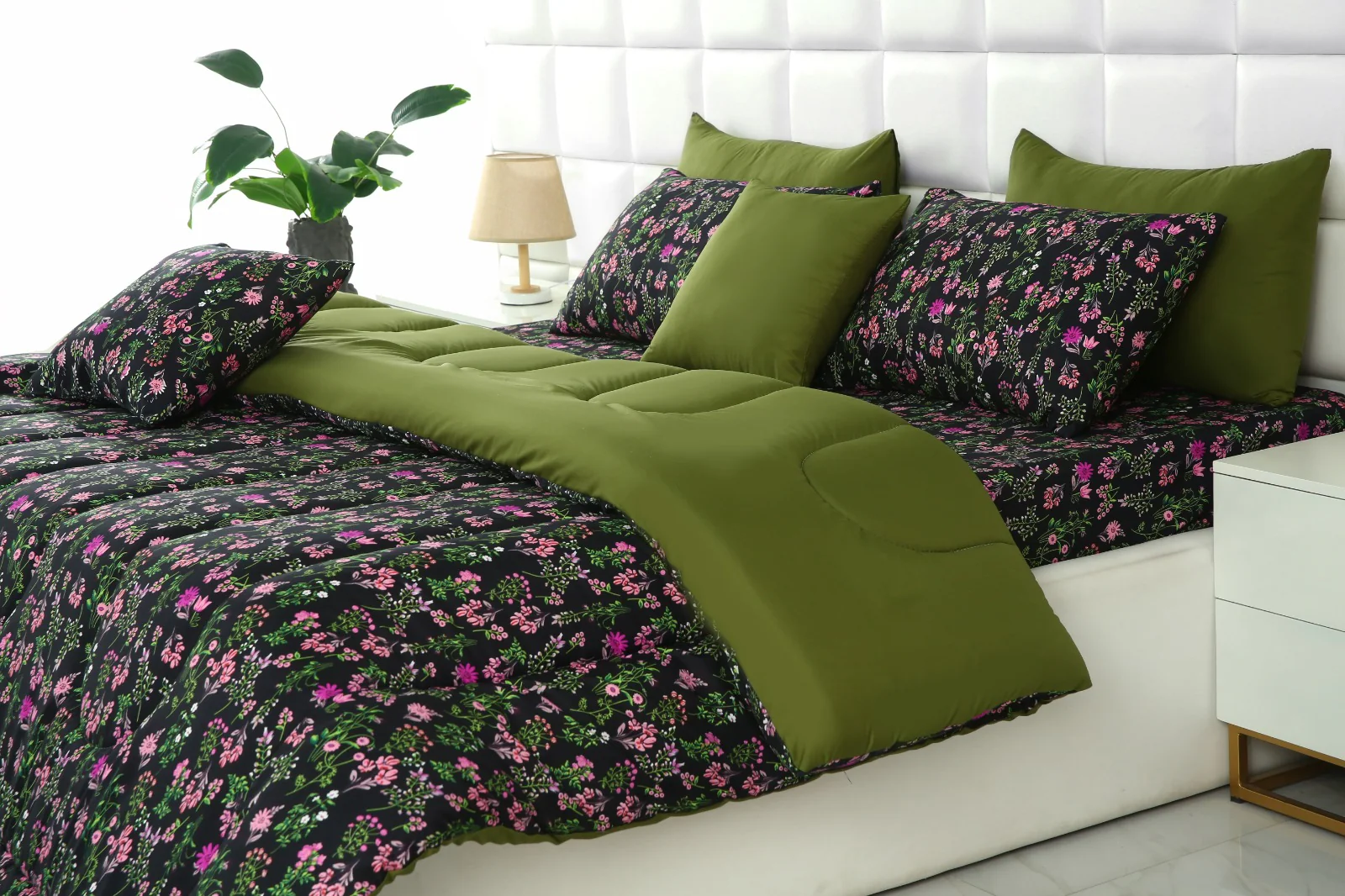 8 PCs Winter Razai Set-Crocus(With Olive Reverse) - Image 8