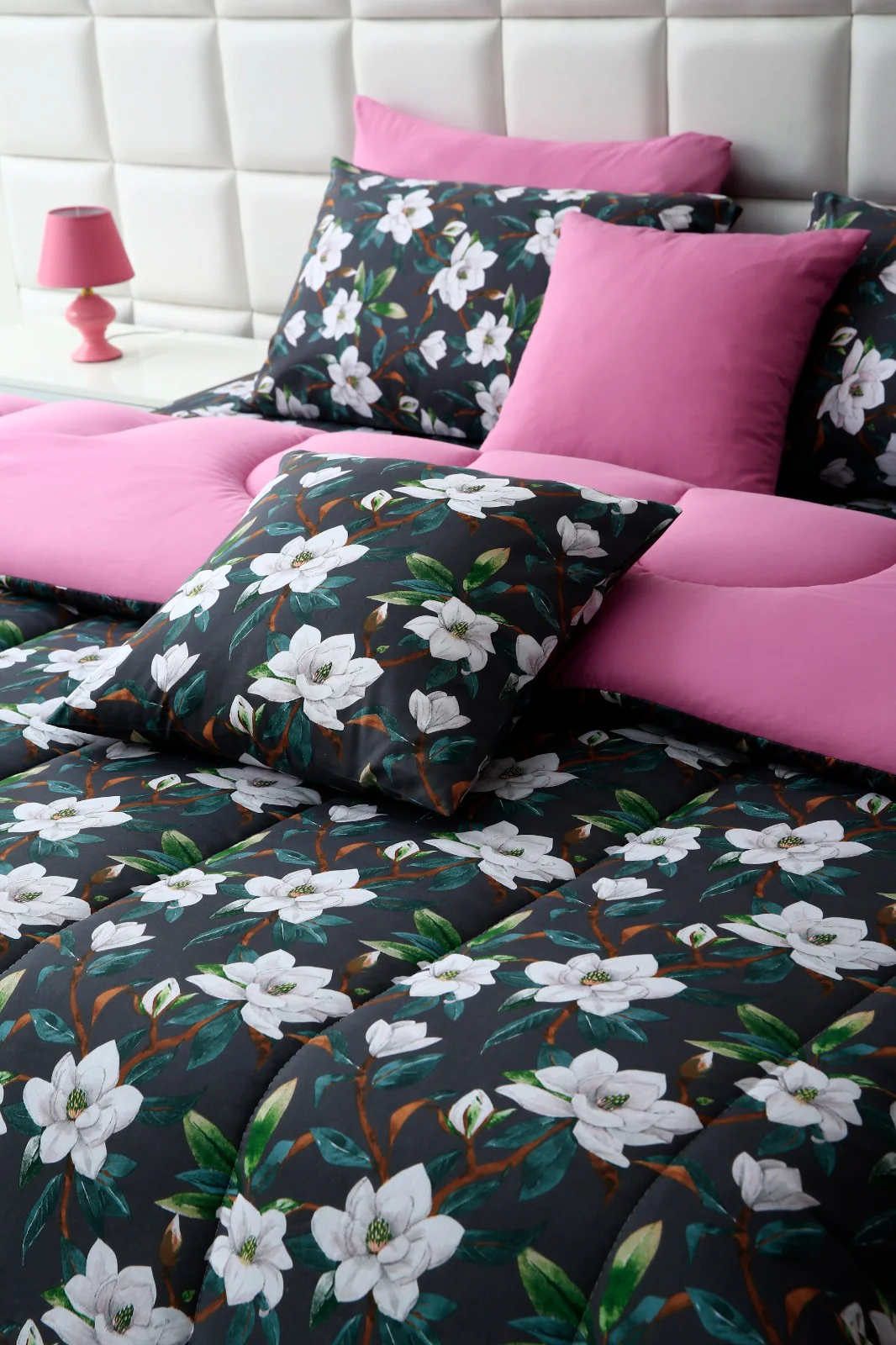 8 PCs Winter Razai Set-Poet's Jasmine - Image 3