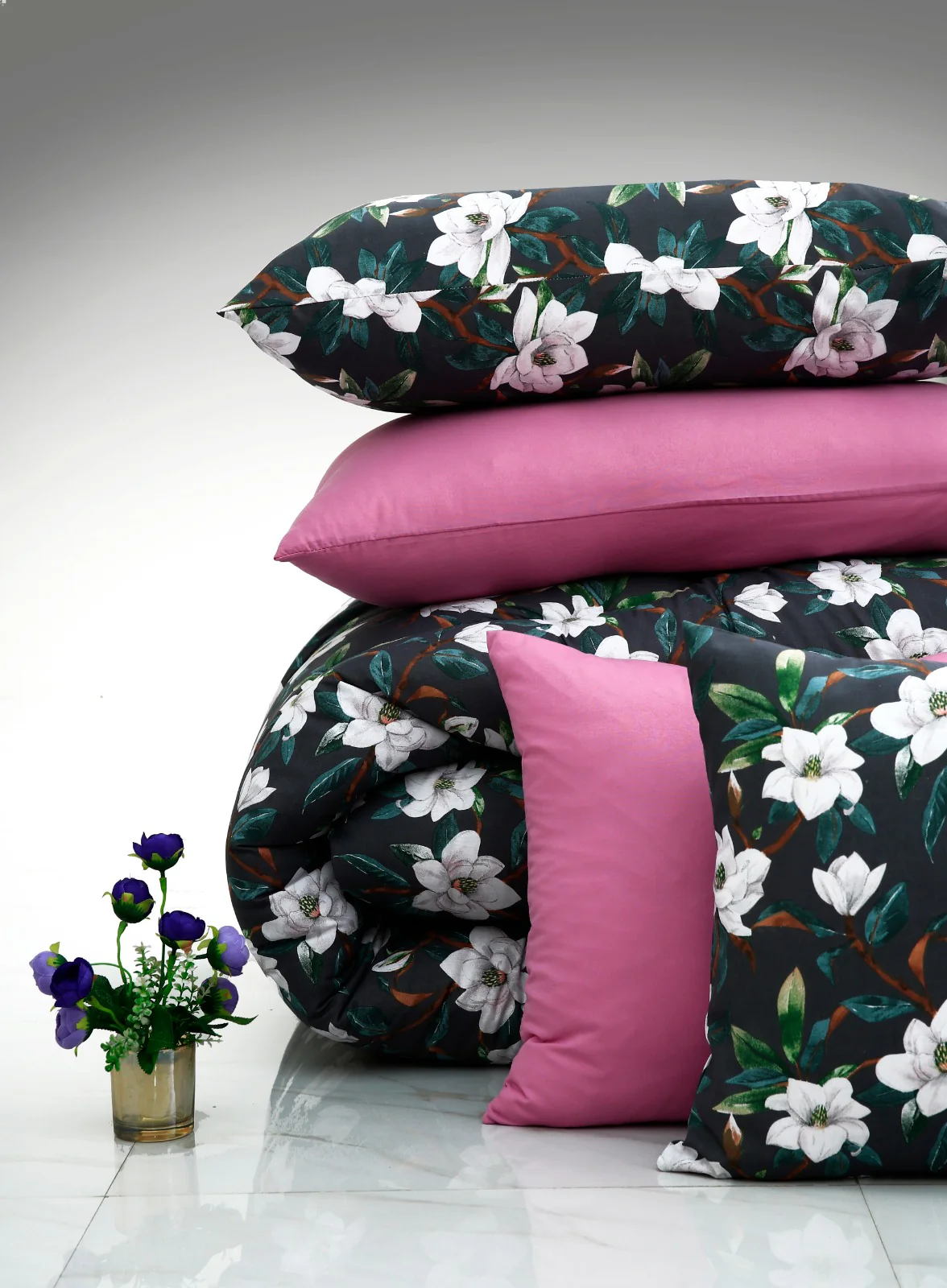 8 PCs Winter Razai Set-Poet's Jasmine - Image 5