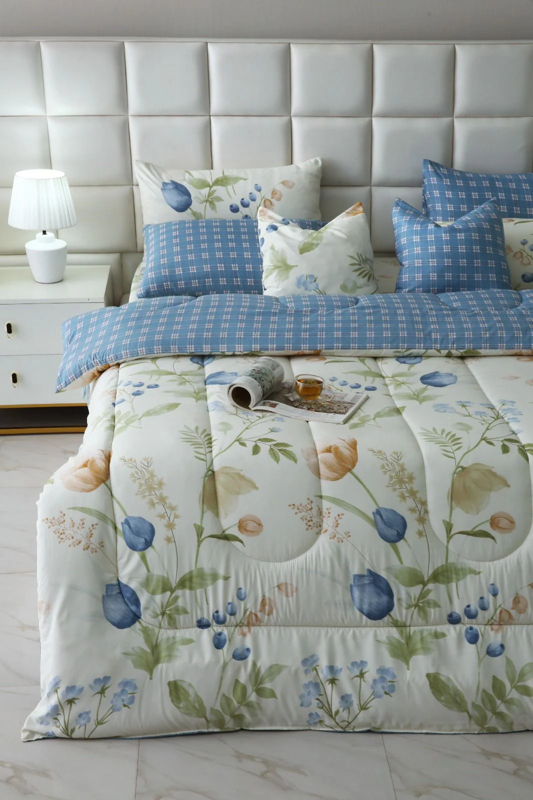 8 PCs Winter Razai Set-Water Lily - Image 5