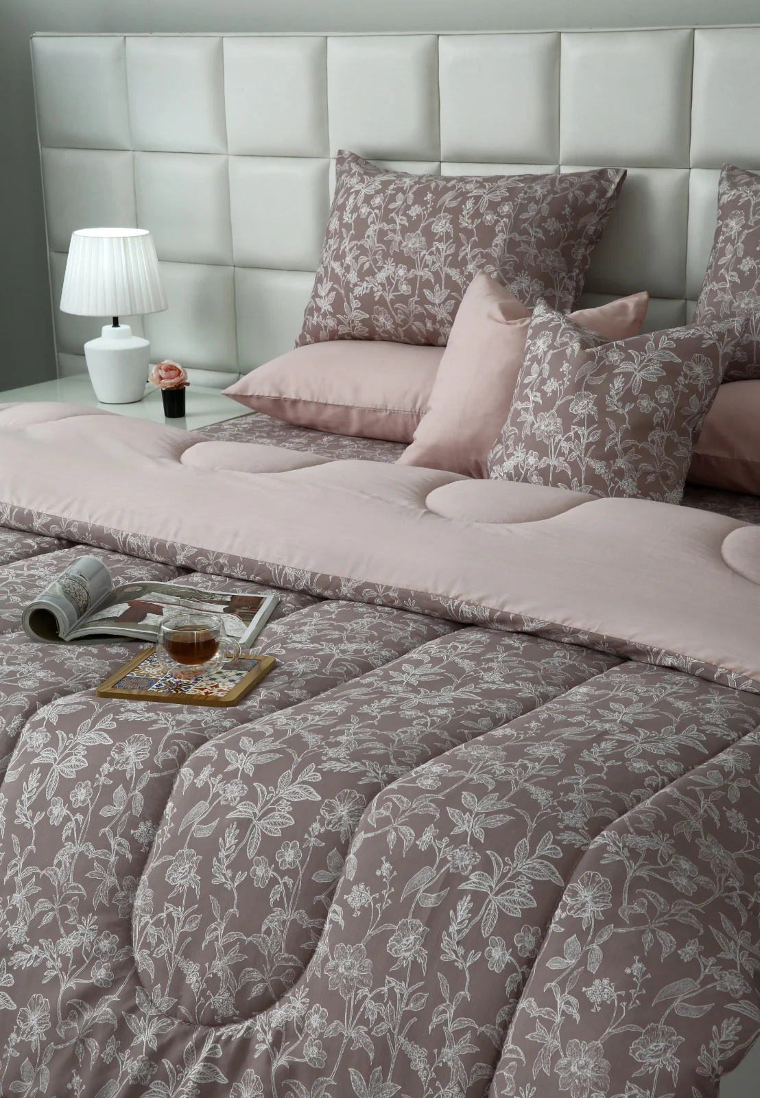 8 PCs Winter Razai Set-White Peonies - Image 9