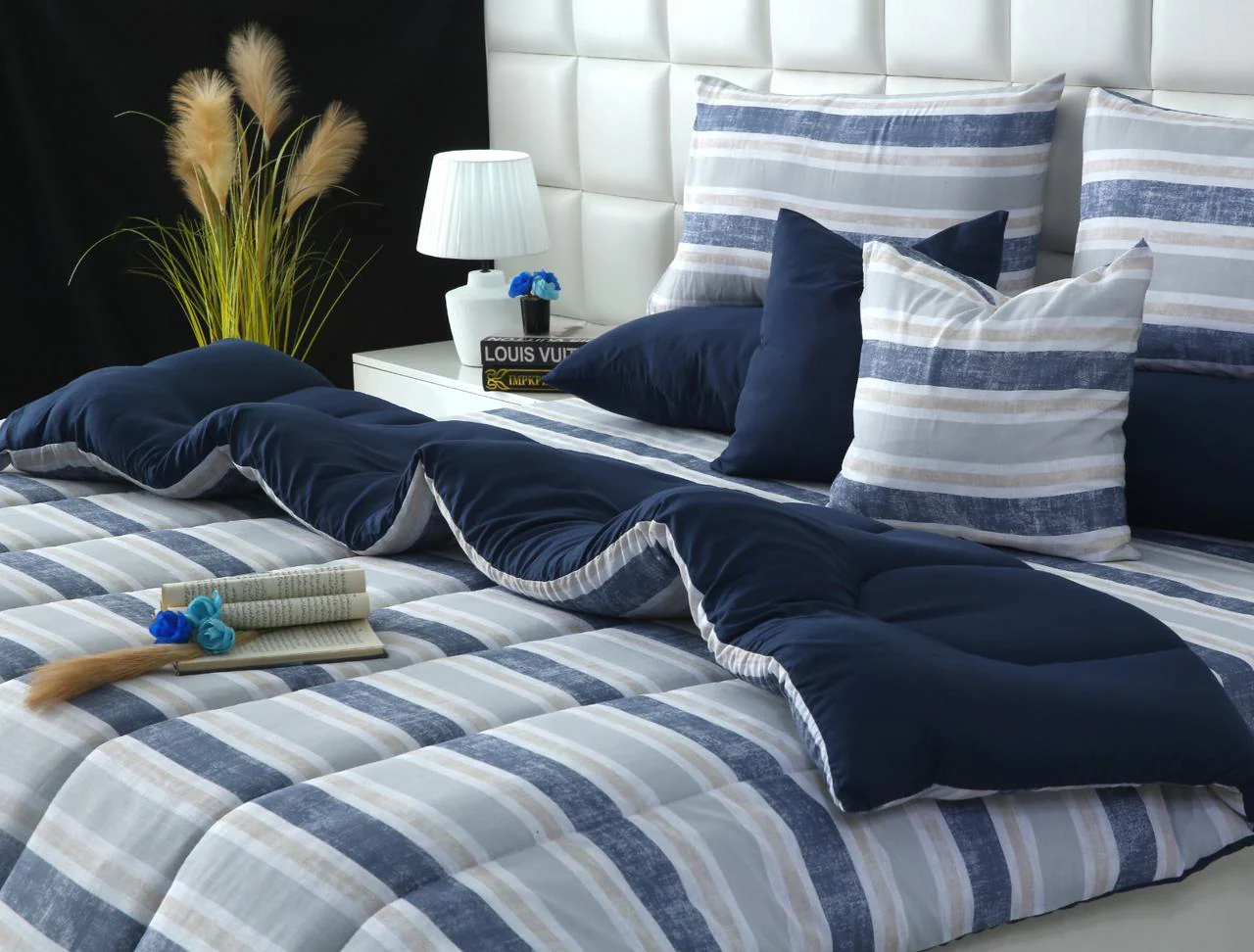 8 PCs Winter Razai Set-Chase Stripe - Image 4
