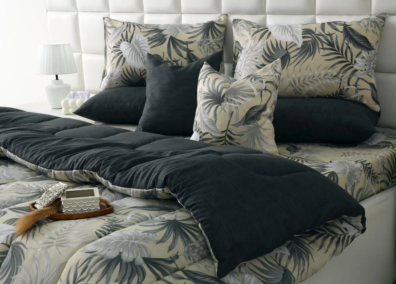 8 PCs Winter Razai Set-Hawaii(With Grey Reverse) - Image 8