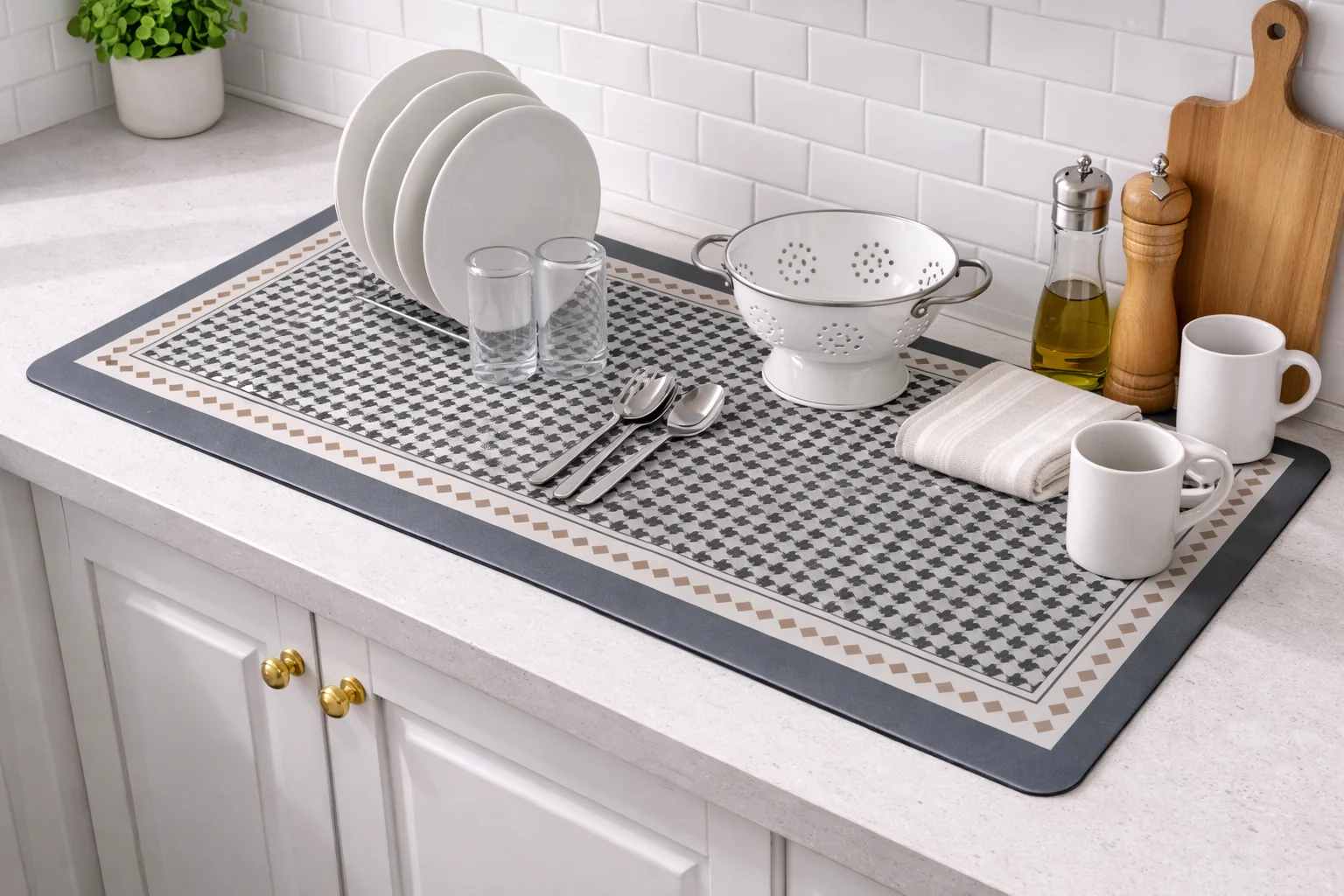 AntiSkid Dish Drying Heat & Water Protector Mat-SA-2553-Black Fan Print - Image 2