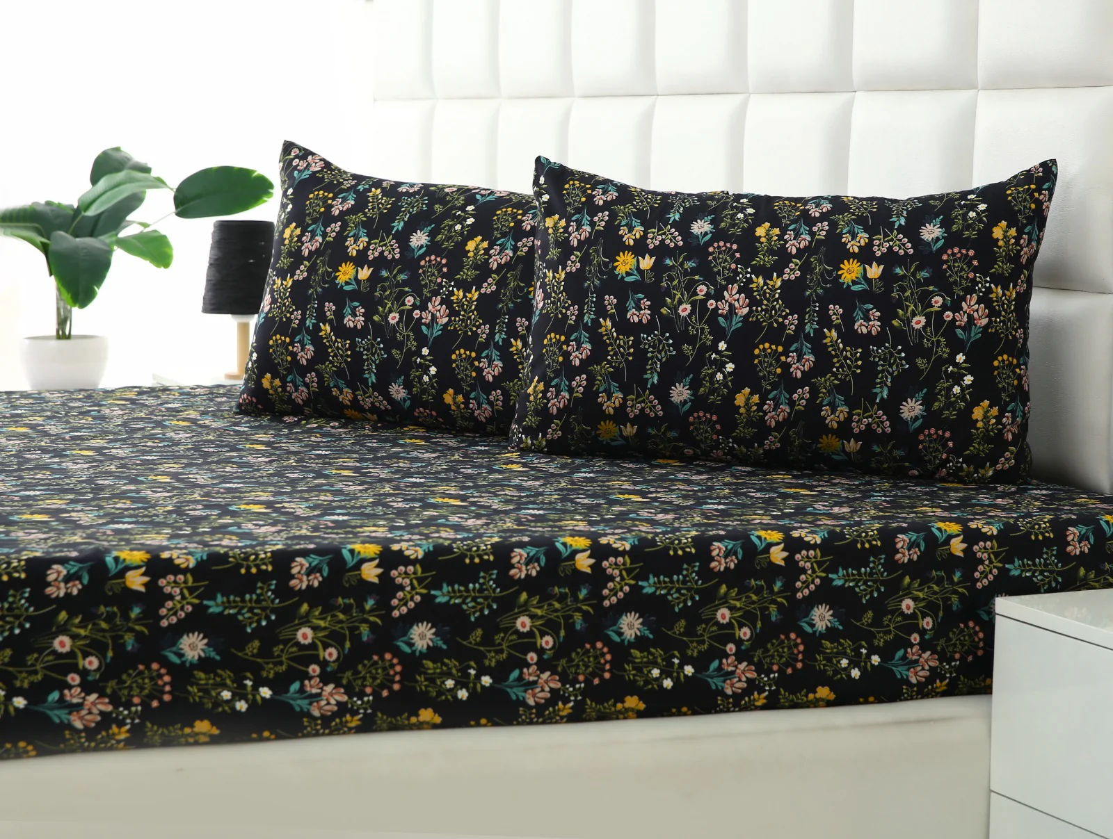 Zipper Mattress Cover Printed-Black Meadows - Image 9